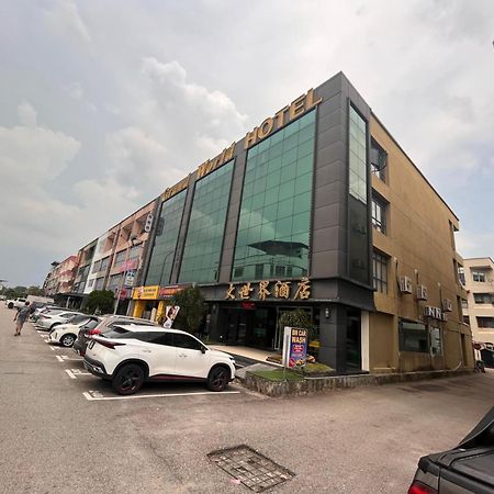 Capital O 91074 Grand World Hotel Johor Bahru Bagian luar foto