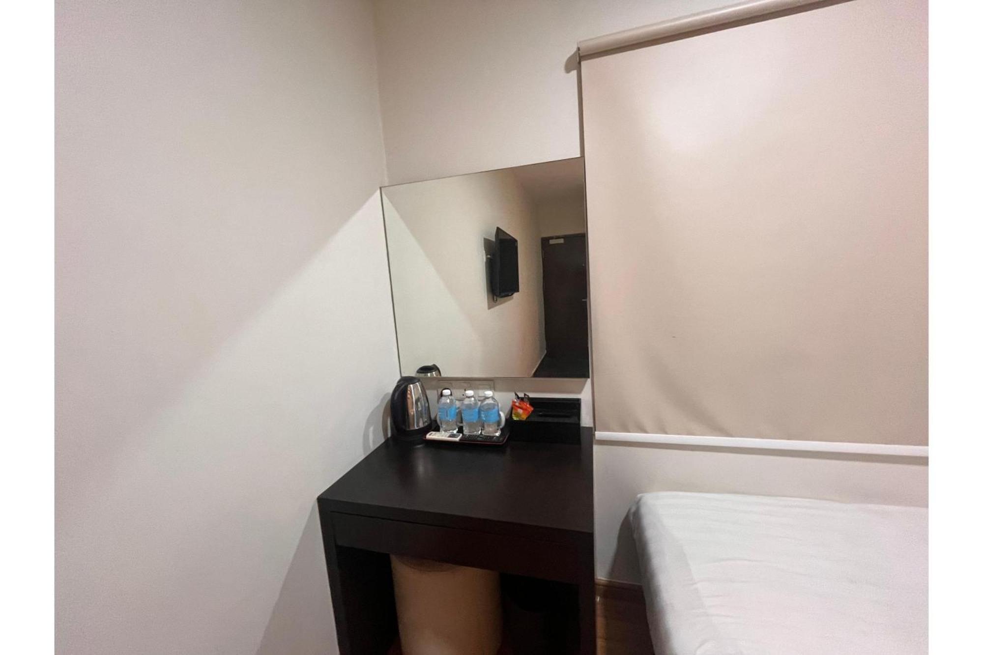 Capital O 91074 Grand World Hotel Johor Bahru Bagian luar foto