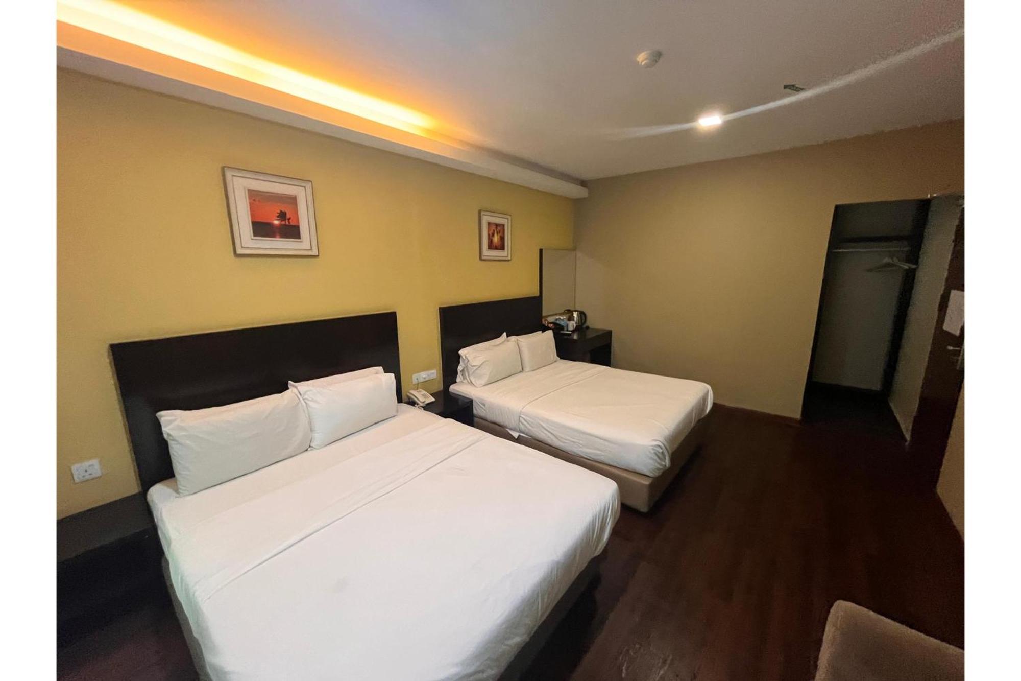 Capital O 91074 Grand World Hotel Johor Bahru Bagian luar foto