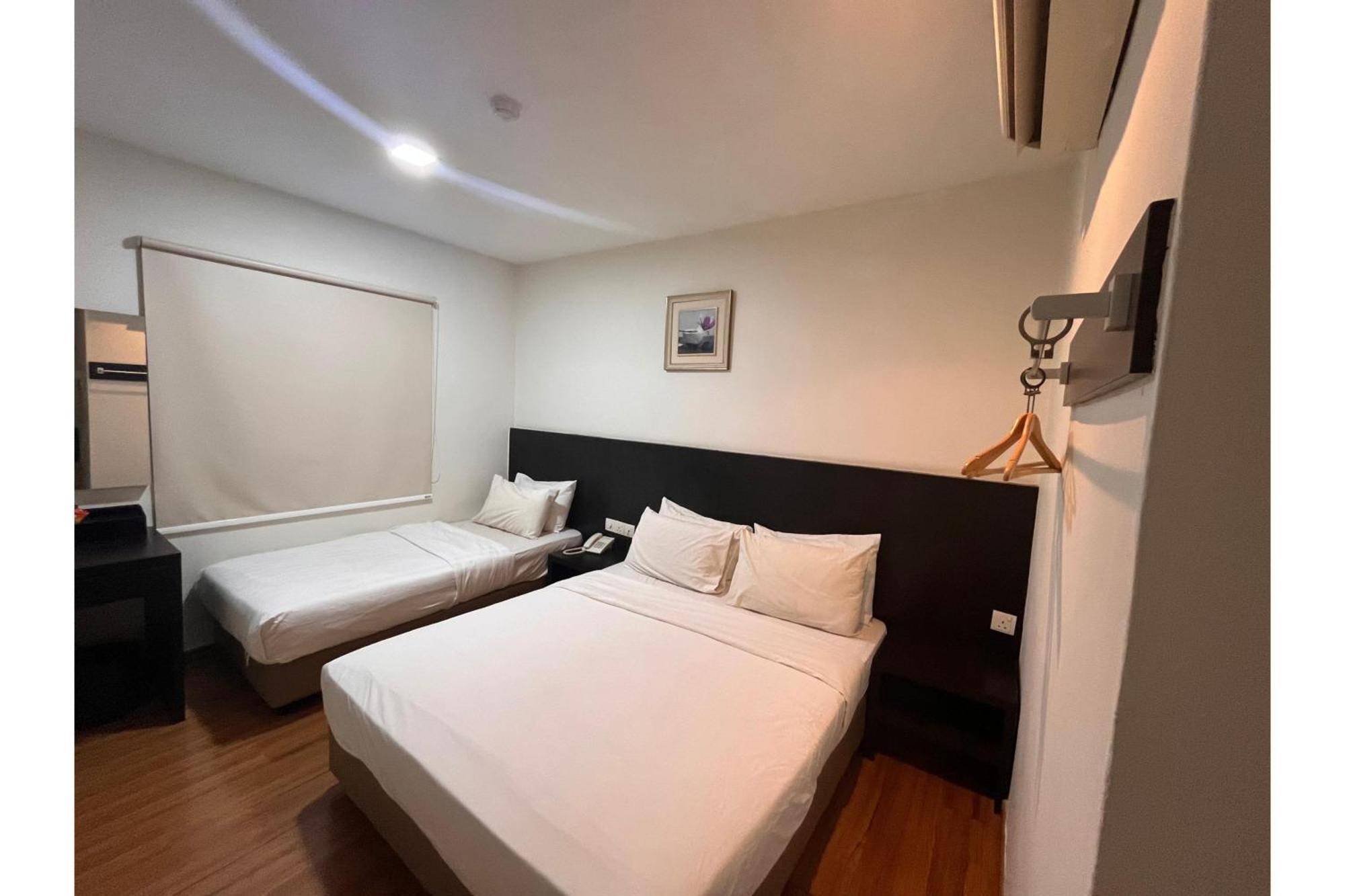 Capital O 91074 Grand World Hotel Johor Bahru Bagian luar foto