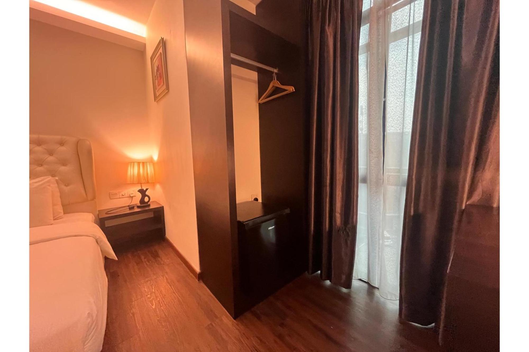 Capital O 91074 Grand World Hotel Johor Bahru Bagian luar foto