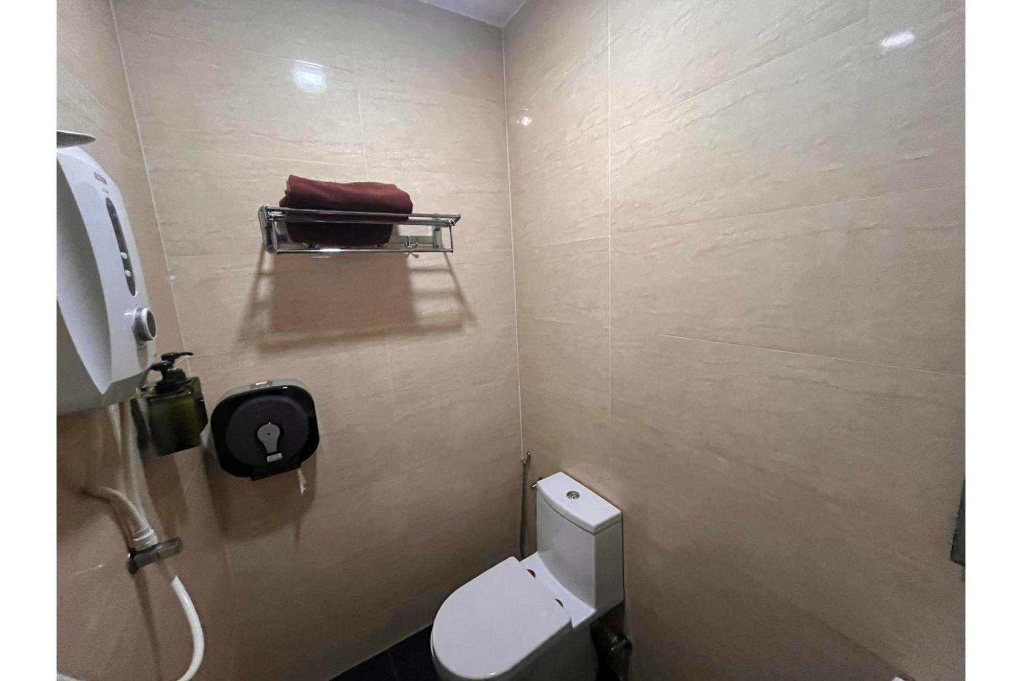 Capital O 91074 Grand World Hotel Johor Bahru Bagian luar foto