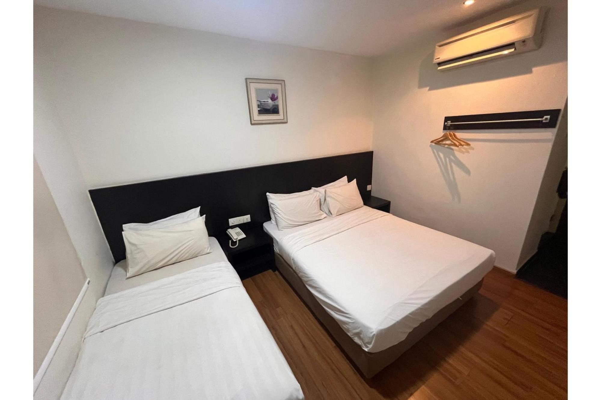Capital O 91074 Grand World Hotel Johor Bahru Bagian luar foto