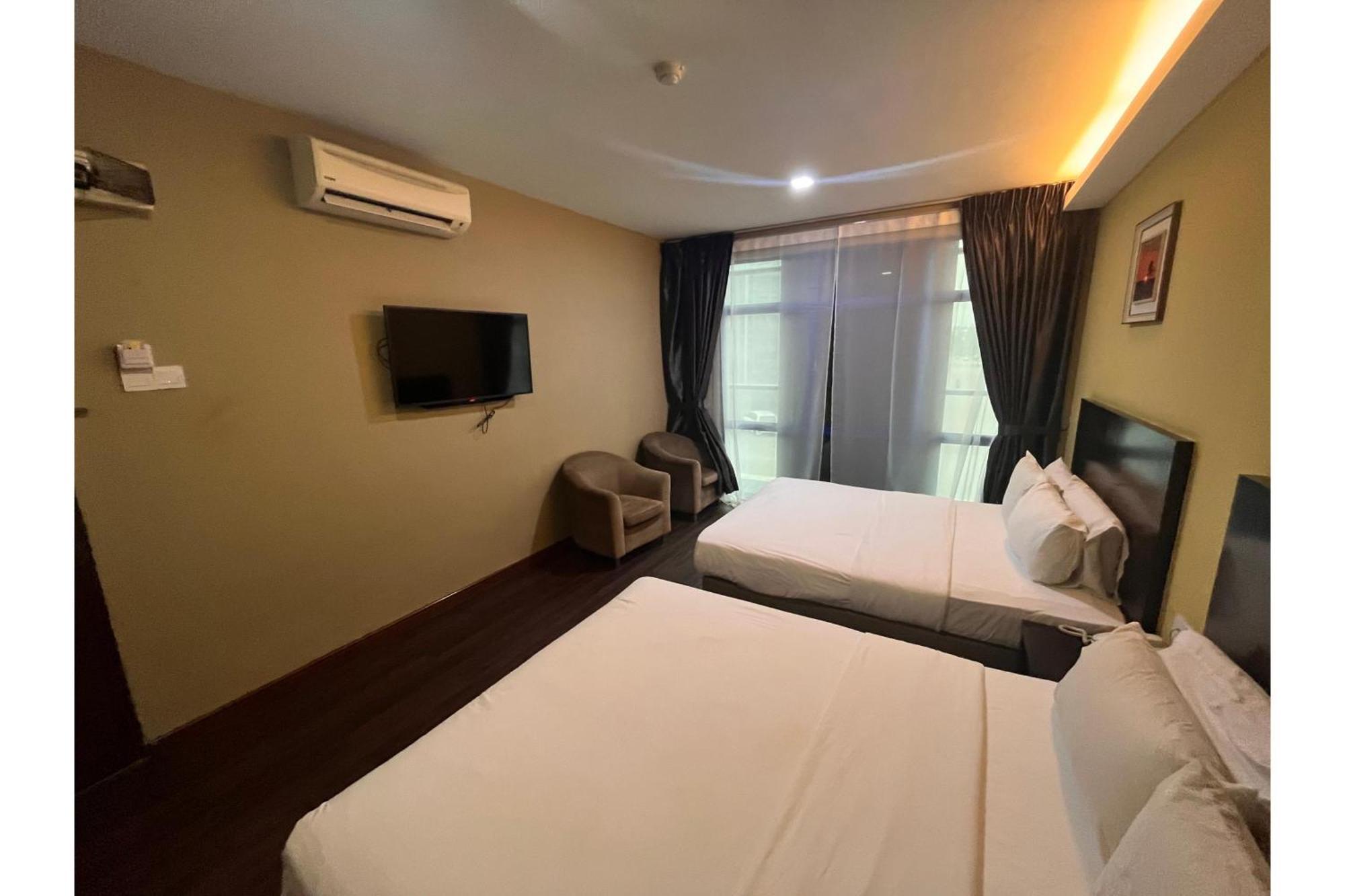 Capital O 91074 Grand World Hotel Johor Bahru Bagian luar foto