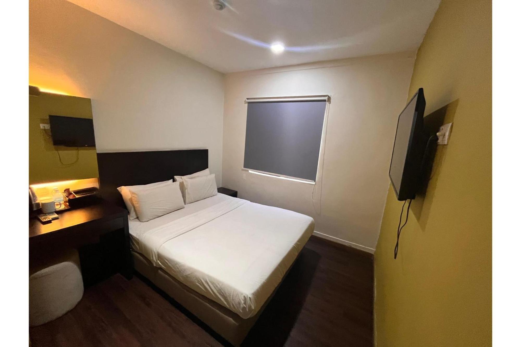 Capital O 91074 Grand World Hotel Johor Bahru Bagian luar foto