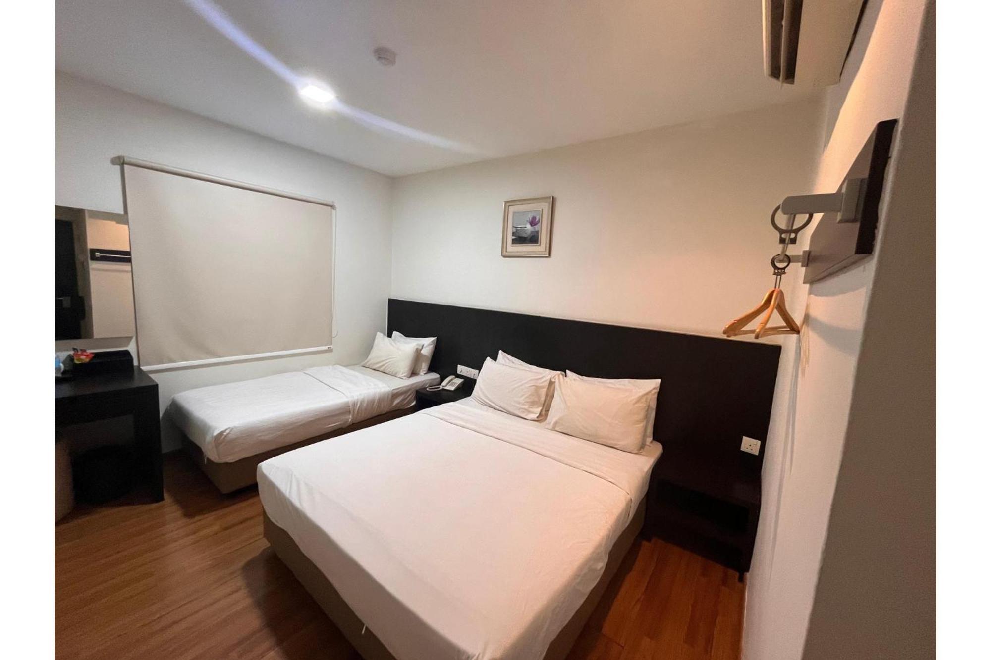 Capital O 91074 Grand World Hotel Johor Bahru Bagian luar foto